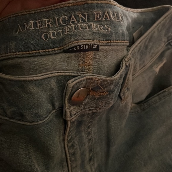 Ripped brand new American eagle jeans - Picture 3 of 4